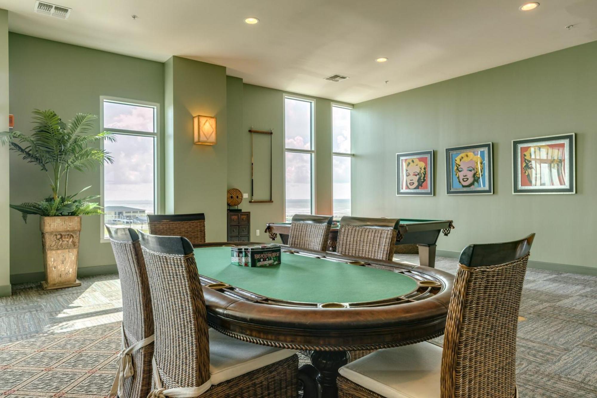 Emerald By The Sea Retreat Galveston Chambre photo